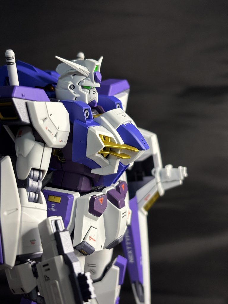 パケ写風、白と紫の相性を試したかったので3色の紫を使いました。いつも目はメタリックかキャンディーですが今回はソリッドにしました。間接は意地でもメタリック1回塗りにしたいので調色しましたがイメージ通りできました。