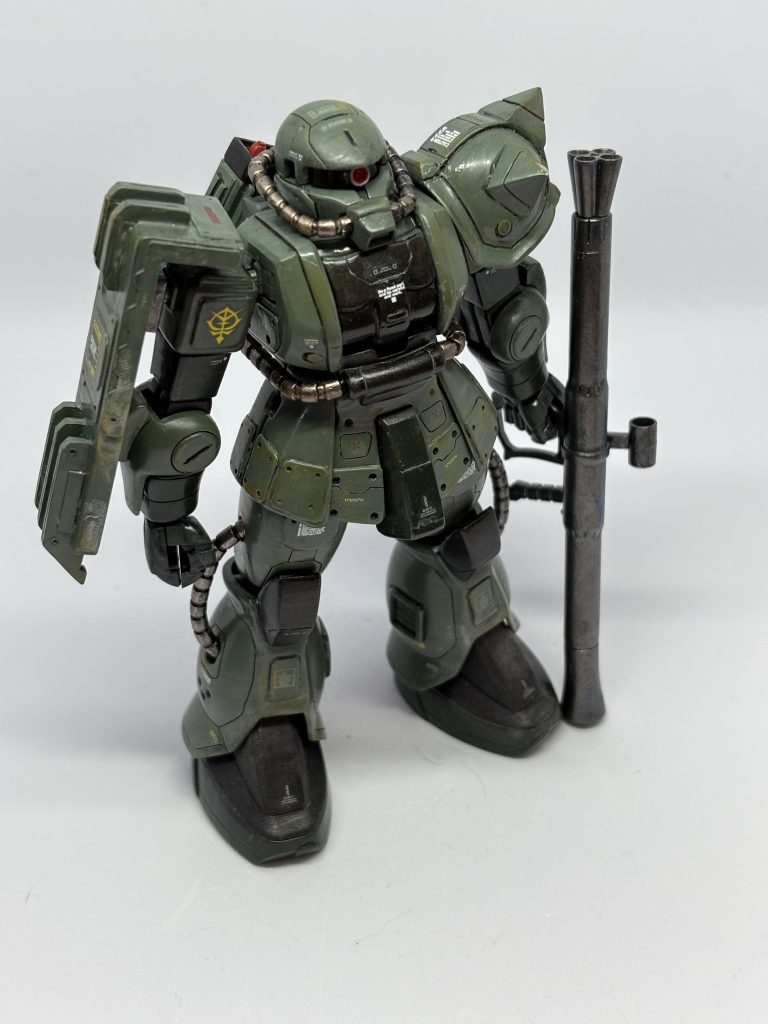 プラ板加工をあんまりしたことがなかったので、余計な装飾を好き放題するコンセプトで遊びました。サフ、塗装、トップコートまで全部筆塗りです。