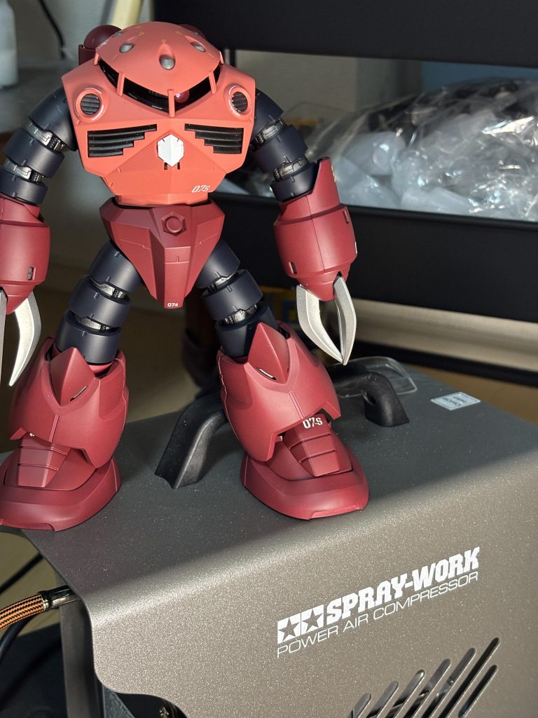 先代コンプレッサーが壊れたので、新調しました。高圧で吹けると世界が変わりますね。