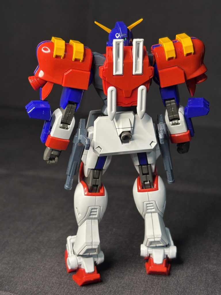 プラモ自体は色分けは完璧でマックスターらしくマッシブです。