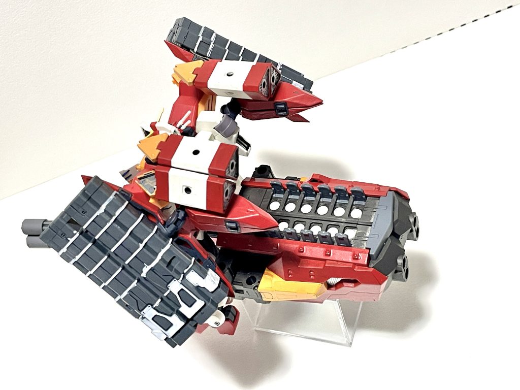 艦艇用ミサイルコンテナに急造したジェットスラスターで敵陣の只中に急行。 そこでありったけのミサイルをブッパして戦場を撹拌する。 然るのち艦艇用ミサイルコンテナはその場でパージして遺棄された。