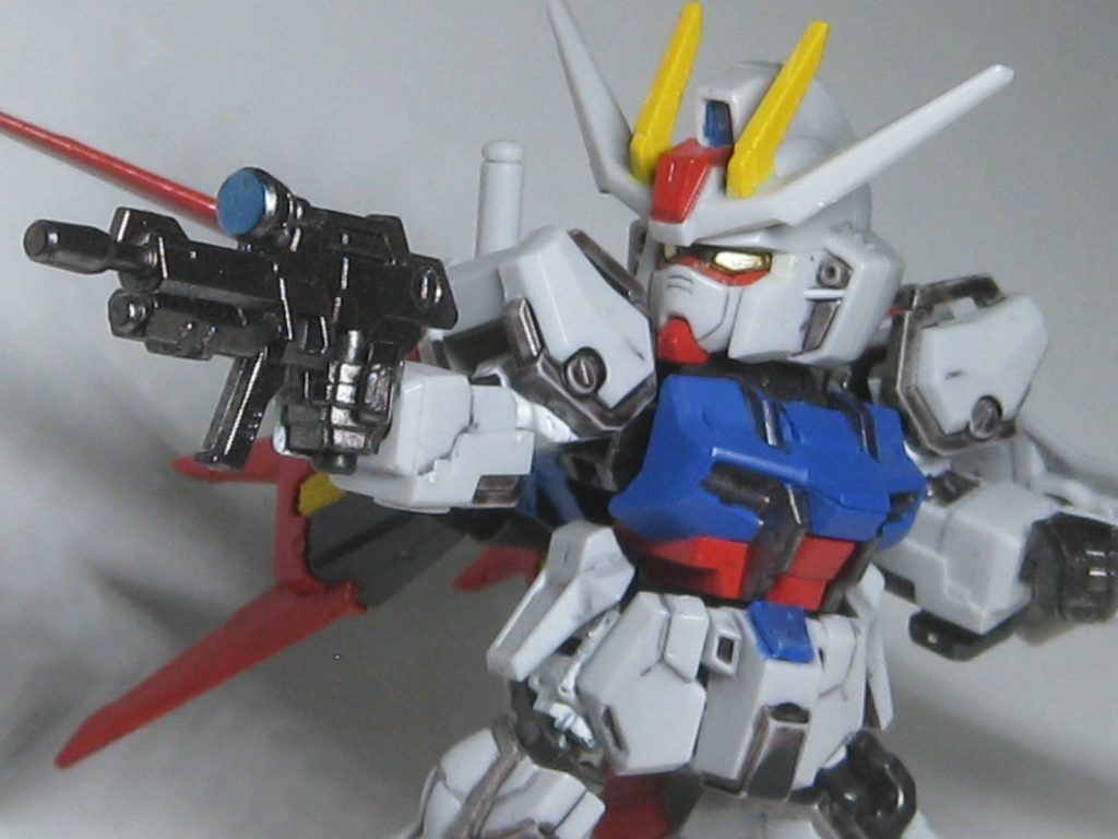 二の腕の当たりと太ももの当たりは、腕と足がが長く見えるように白で塗装しました。目はゴールドで塗装してキラッと光るようにしました!