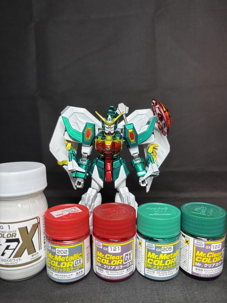 白:グレサフ→GGXホワイト、緑:黒サフ→GXメタリックグリーン→クリアピーコック、赤:GXメタルレッド→クリアルージュ、黄:黒サフ→スターブライトゴールドトップコート:GGXクリア