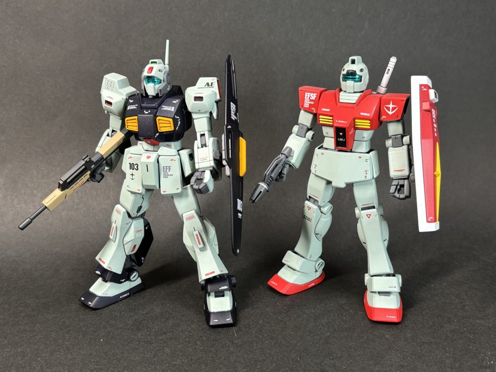 HGUCジムと。調合したジムホワイトでどっちも筆塗装してます。