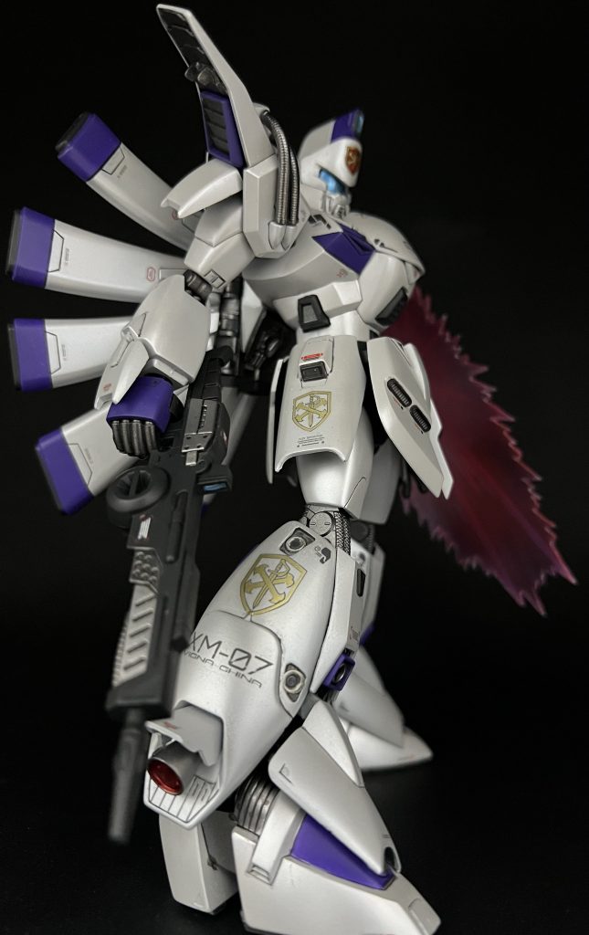 ちょっとうるさいかもしれませんがクロスボーンのエンブレム好きなので頑張って作りました笑