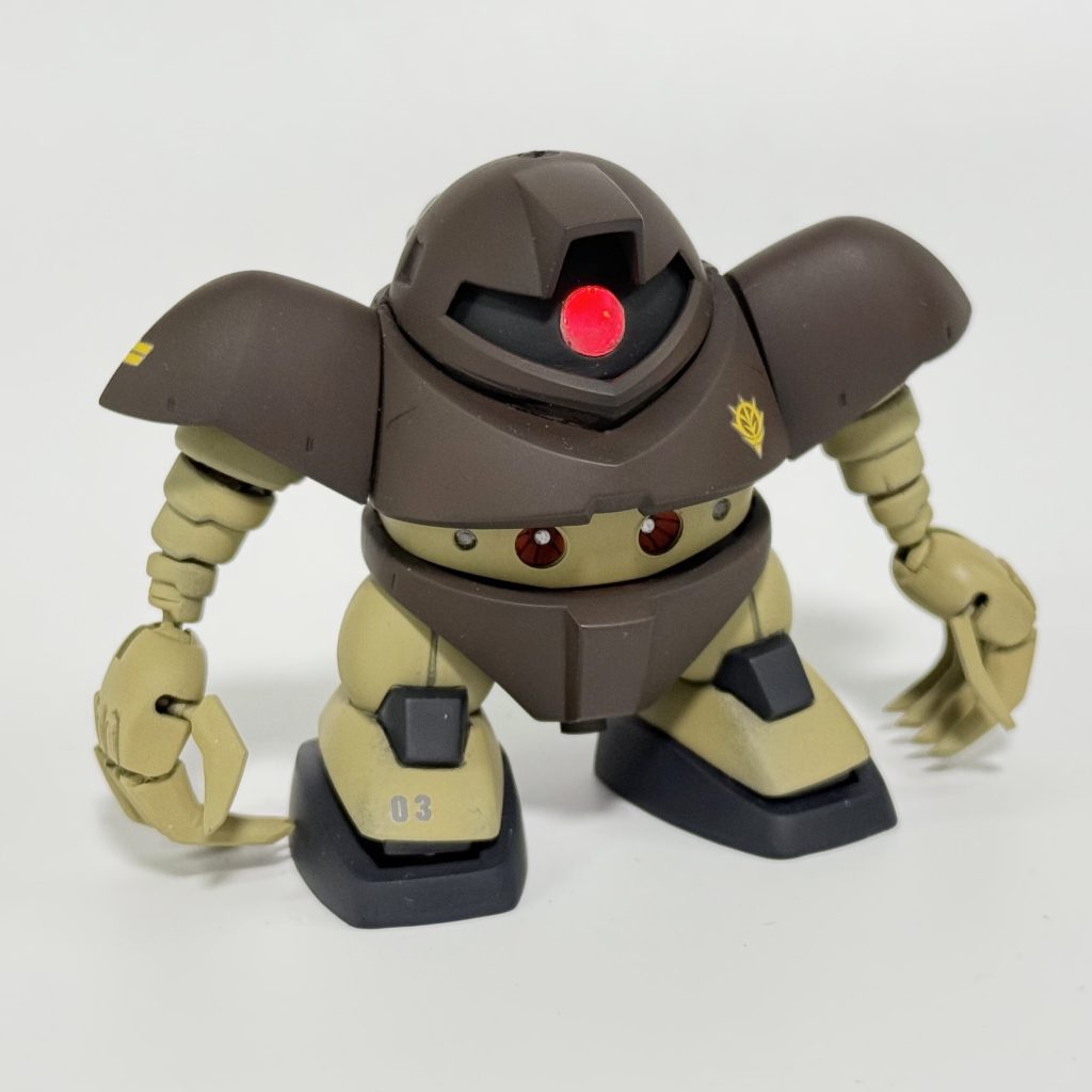 各部合わせ目消しなどしてます。頭部を切り離して後ハメ加工&合わせ目消ししてます。が、塗装後にパーツを外した時にちょっと割れちゃいました…。アイアンネイルは一体だった親指以外の四指を分離し、厚み増ししました。