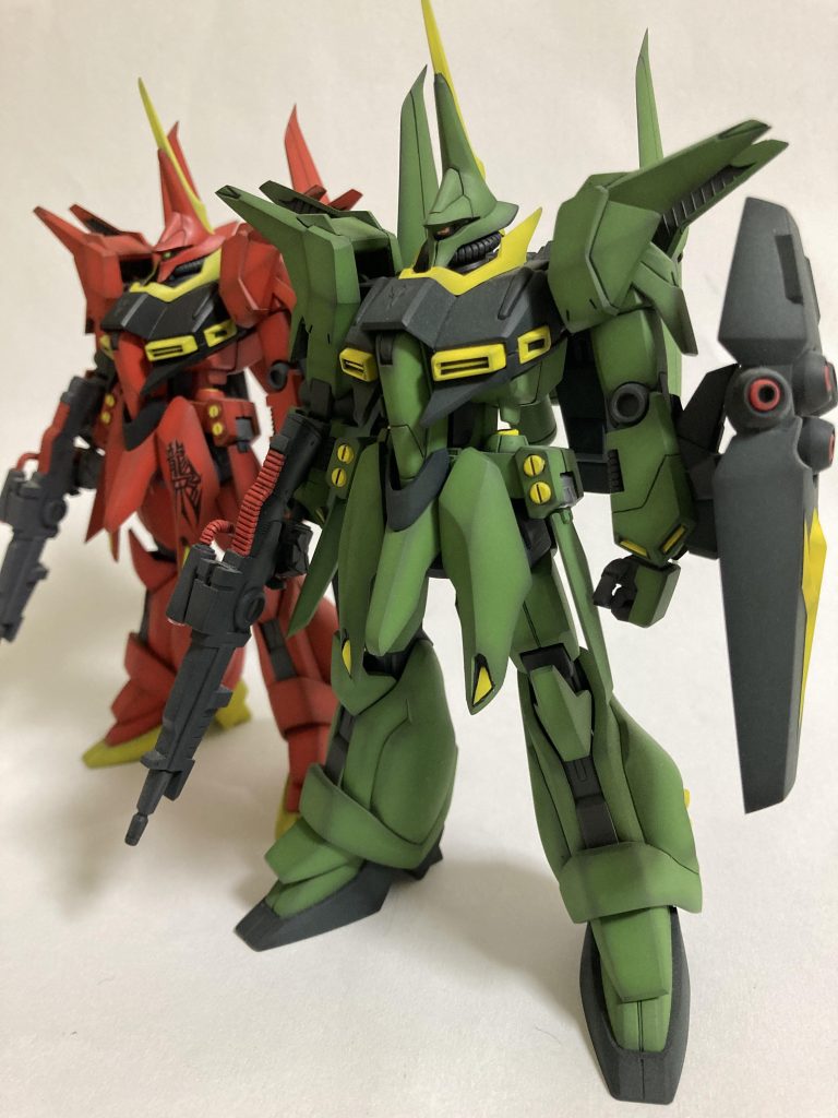 作成する優先順位が大きく異なる２機です量産型まで手が回るのに１０年の歳月が...