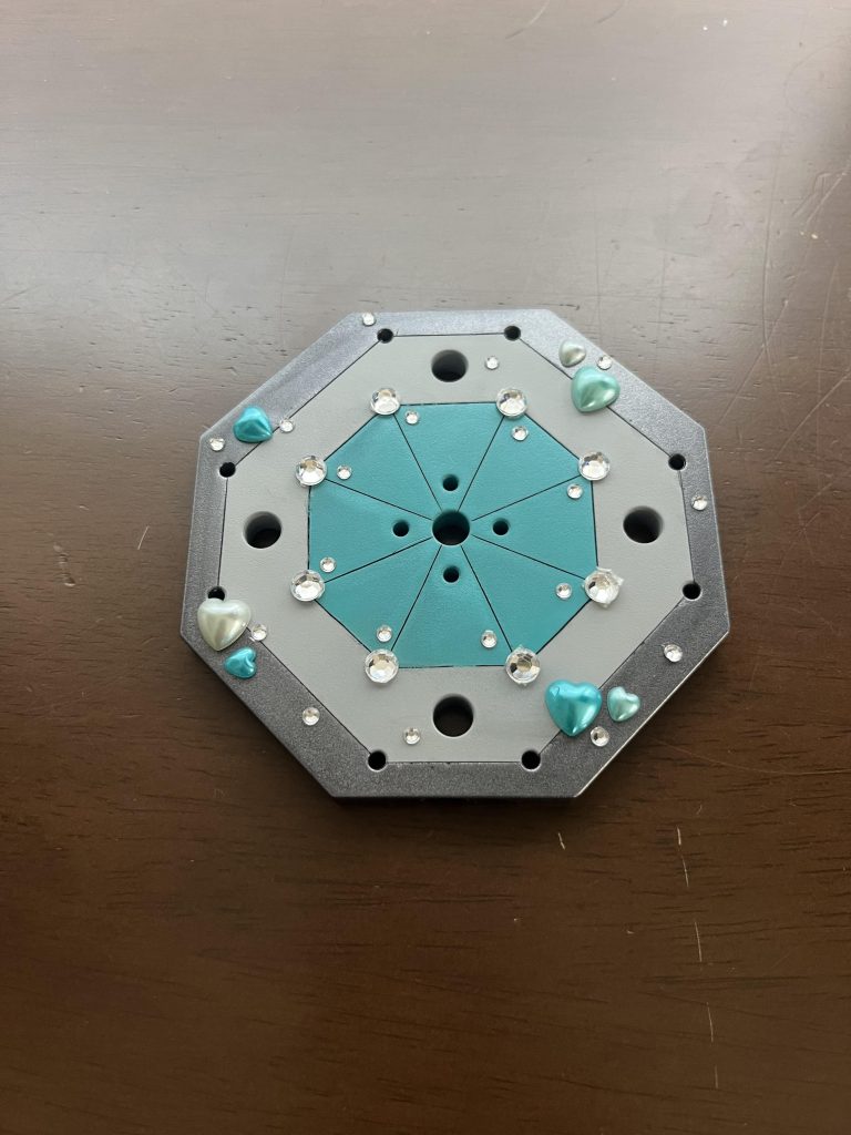 100均の台座もミクカラーにしてみました