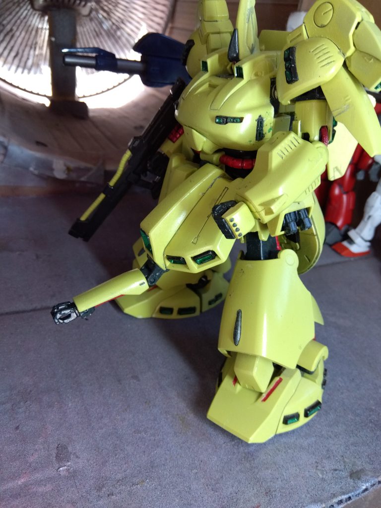 いわゆるガワラ腕とでもいうのでしょうか?。ジ・オの肘のデザインが関節っぽく見えたので、これもありだと思います。