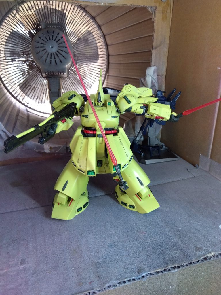 肩も上に上がるので、腕をここまで上げられます。