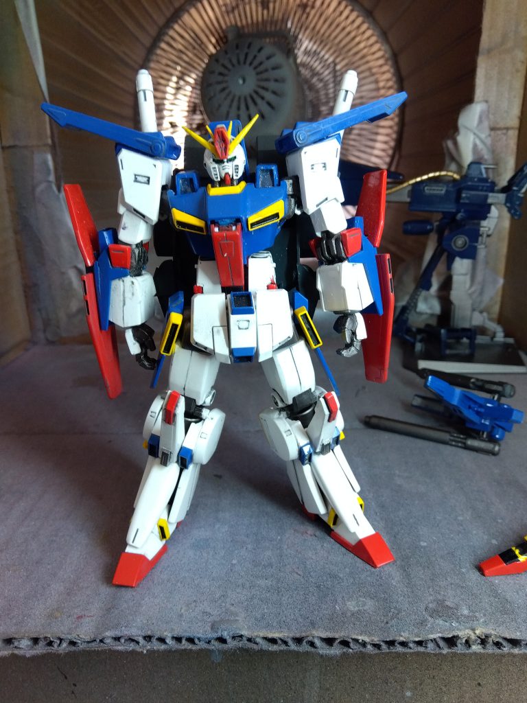 ということで、ダブルゼータガンダムです。端っこに写っているコアファイターは、3機あり、全て同じ改造で変形します。これを買った当時は、そんなに入手が難しくありませんでした。