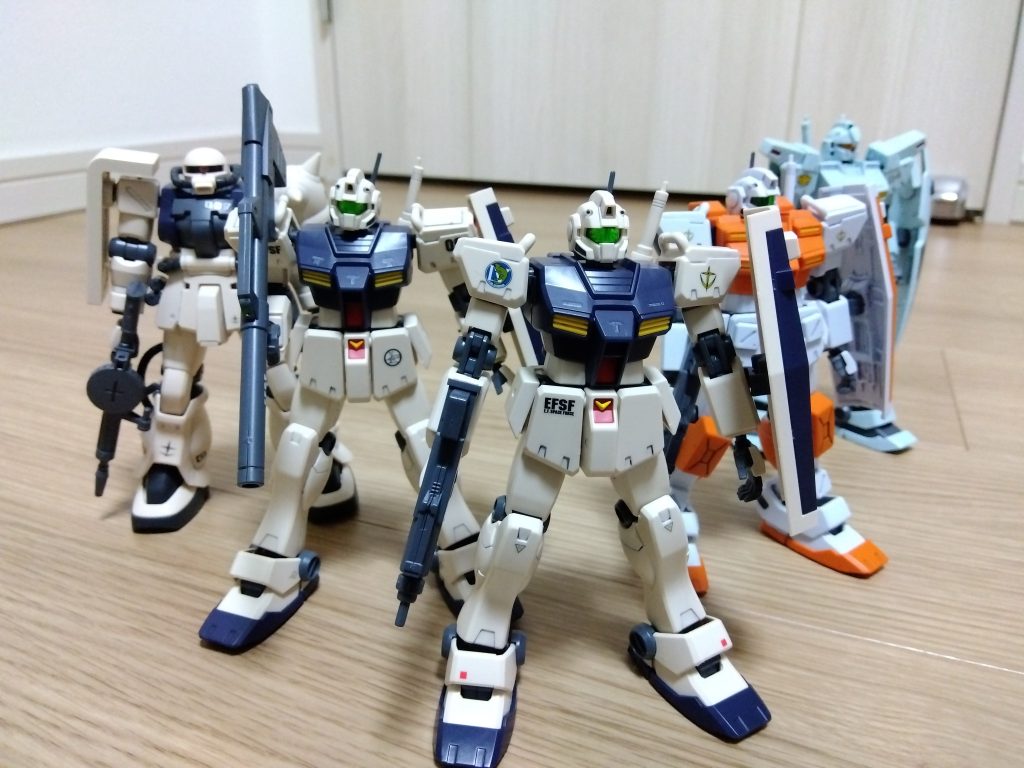 0083連邦チーム。左からザクF2(連邦カラー)、ジム改(一体目)、ジム改(二体目)、パワードジム、ジム・カスタム