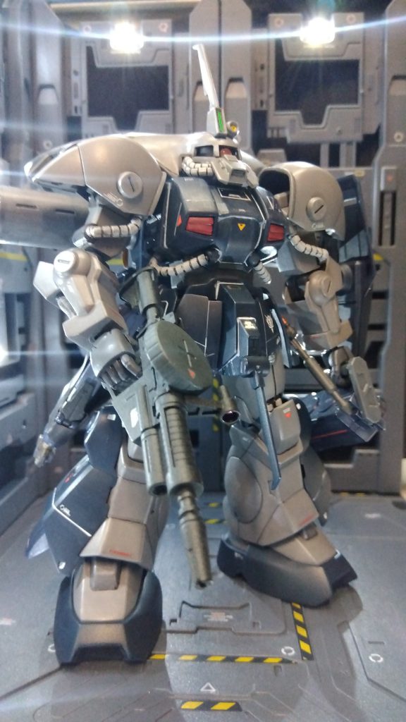 右サイドにショットガン、左サイドにヒート・ホーク、左手に偵察ポッド。ビルダーズパーツのファンネルコンテナ使用。早期警戒機のハズですが、強行偵察させる気満々です。