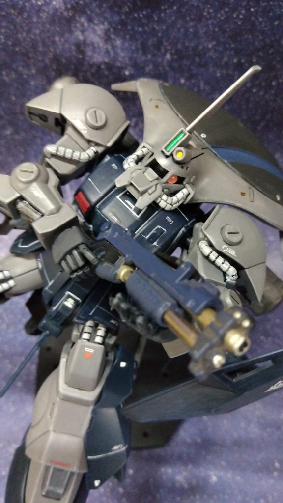 このショットガン、ポンプアクションできるのでちょっと嬉しい