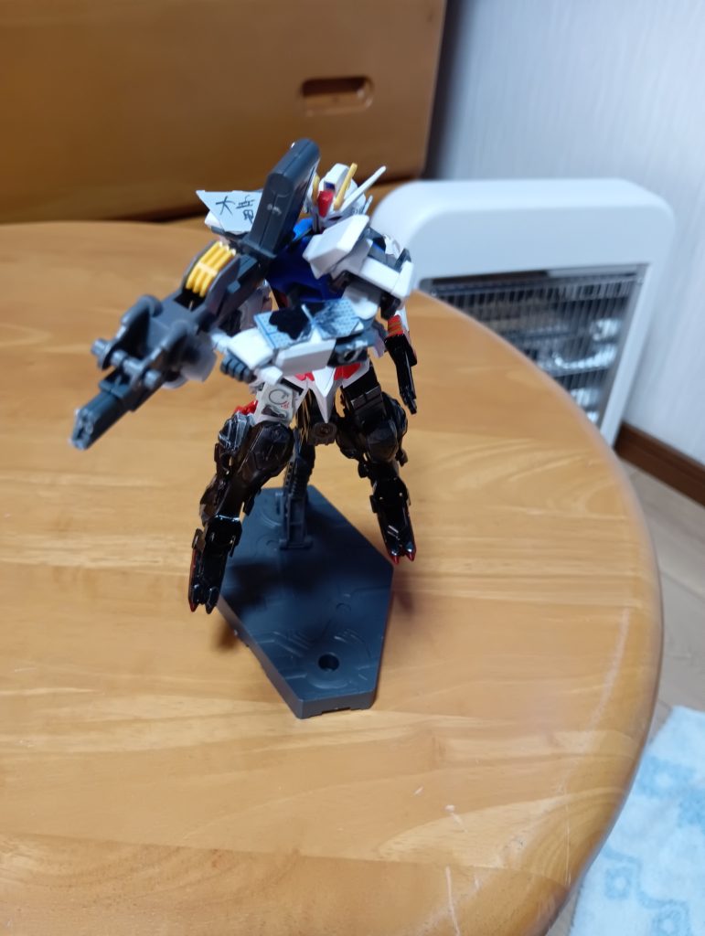 ビームライフルは専用の物を