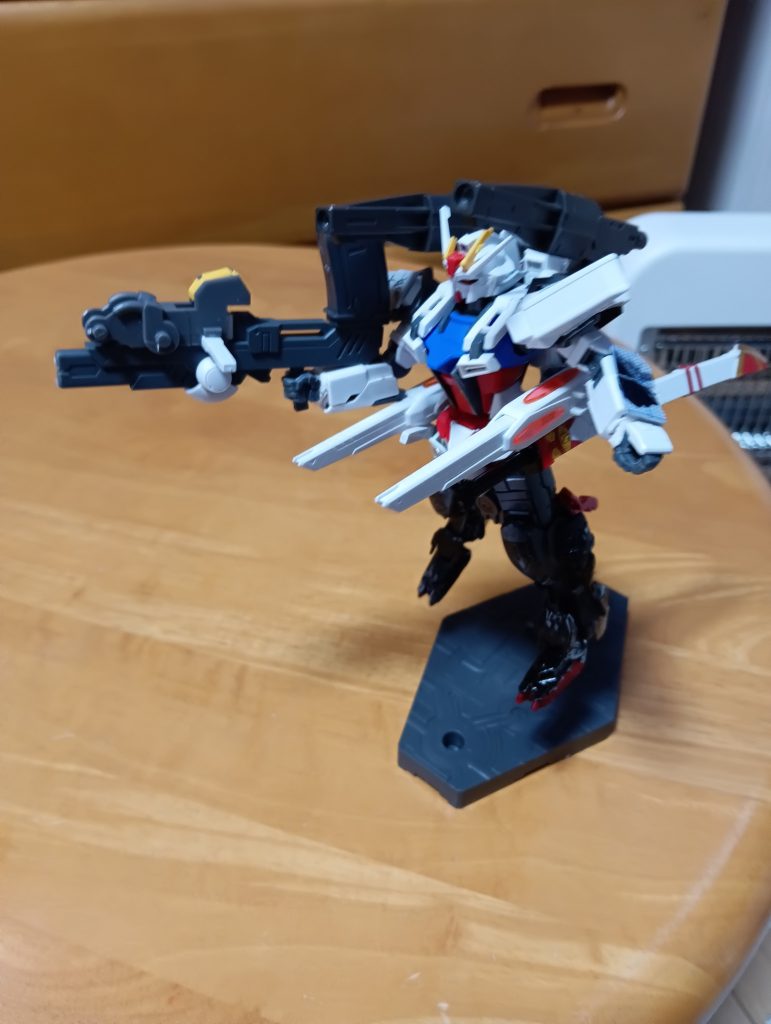 ビルドストライクのバックパックに鉄血のフラウロスの追加パーツを付けました