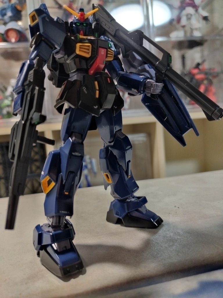 黒いガンダム（ガンダムマークII　ティターンズカラー）