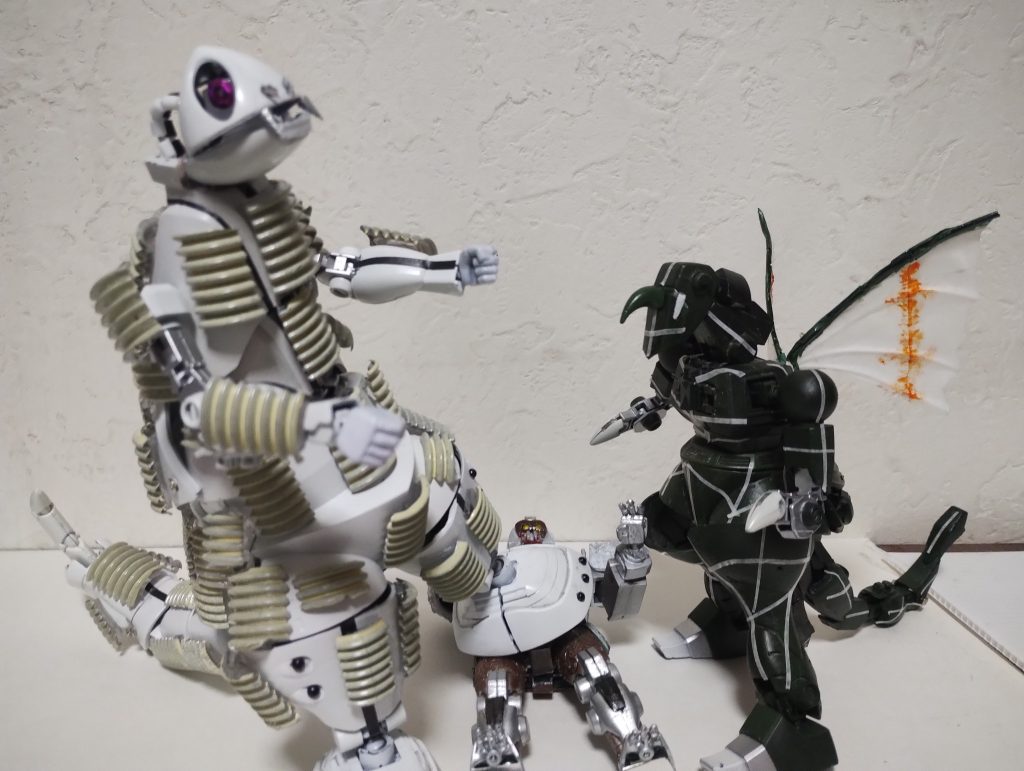 戦闘用でないメカニギガスはあっけなく倒されてしまう。