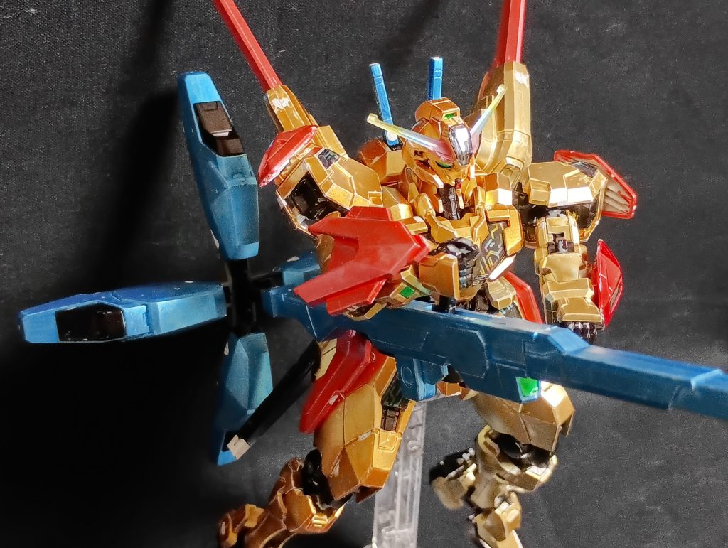 キャリバーンは、金を二種類右側がイエローゴールド左手側がホワイトゴールドあんまりわからないが、組みあがった際に間違えがなかったので大満足!