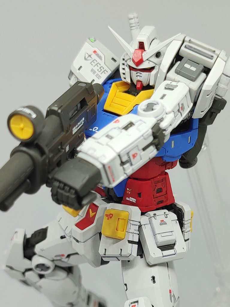 アクションポーズ。