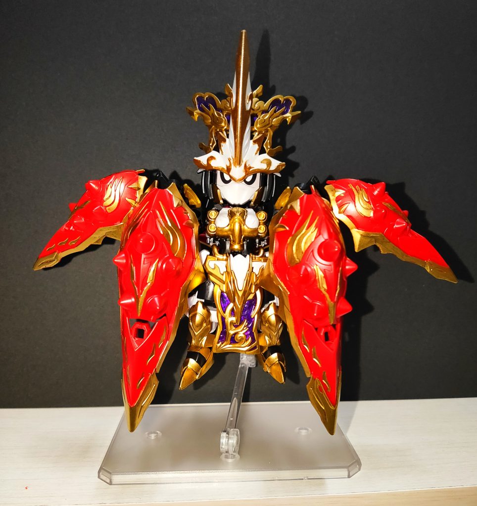 これぞクシャトリヤ！って感じの大きな4枚のバインダーが武人っぽくてかっこいい 肩上部で繋がってるのである程度動かせます前方に寄せてシールドっぽくも出来ました！(ちょっとカニっぽいね笑)