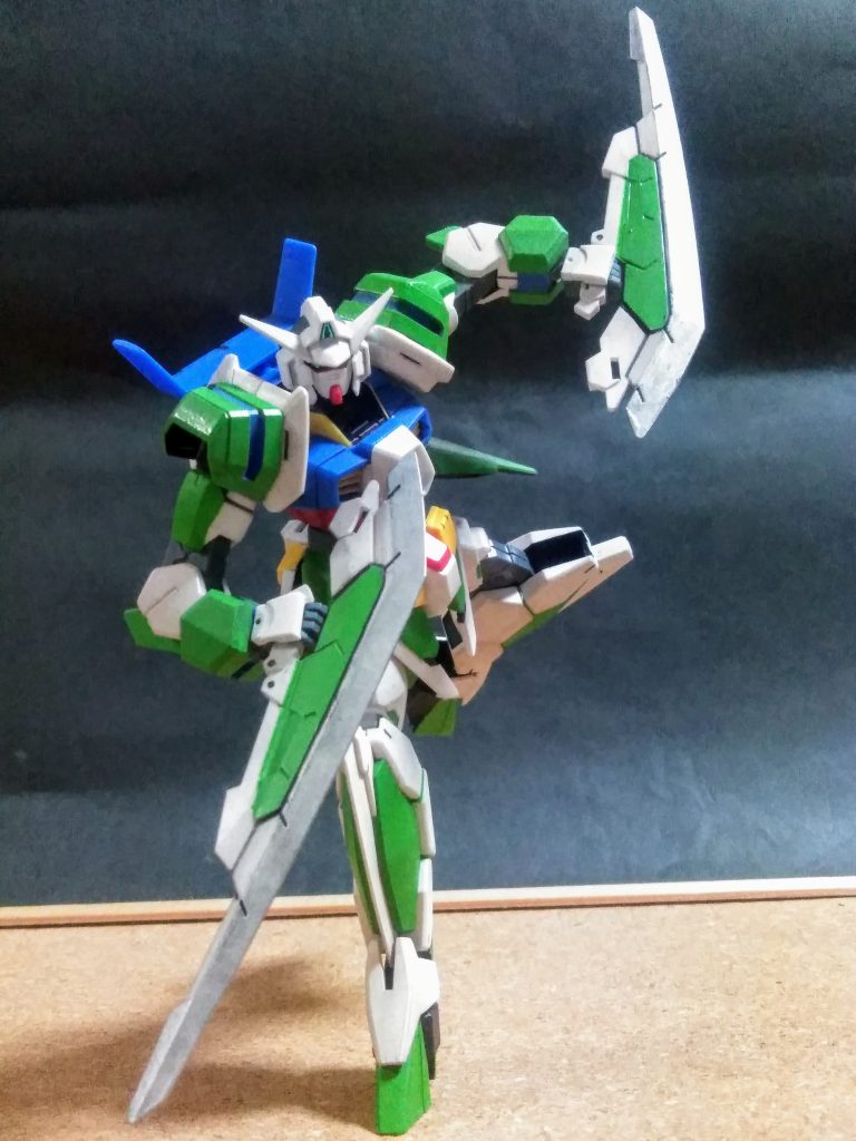 両腕部に一振りずつ、計二振り装備している『レイザー ブレイド』😊💘これがメインの武器⚔️と、成ります 😍💕この様に『腕部、脚部、武装』を交換換装するのがコノ作品の｢｢｢ウリ｣｣｣と、ナル　　『AGEシステム』 なのです (￣ヘ￣メ) ｽｺﾞｸﾈｯ❗