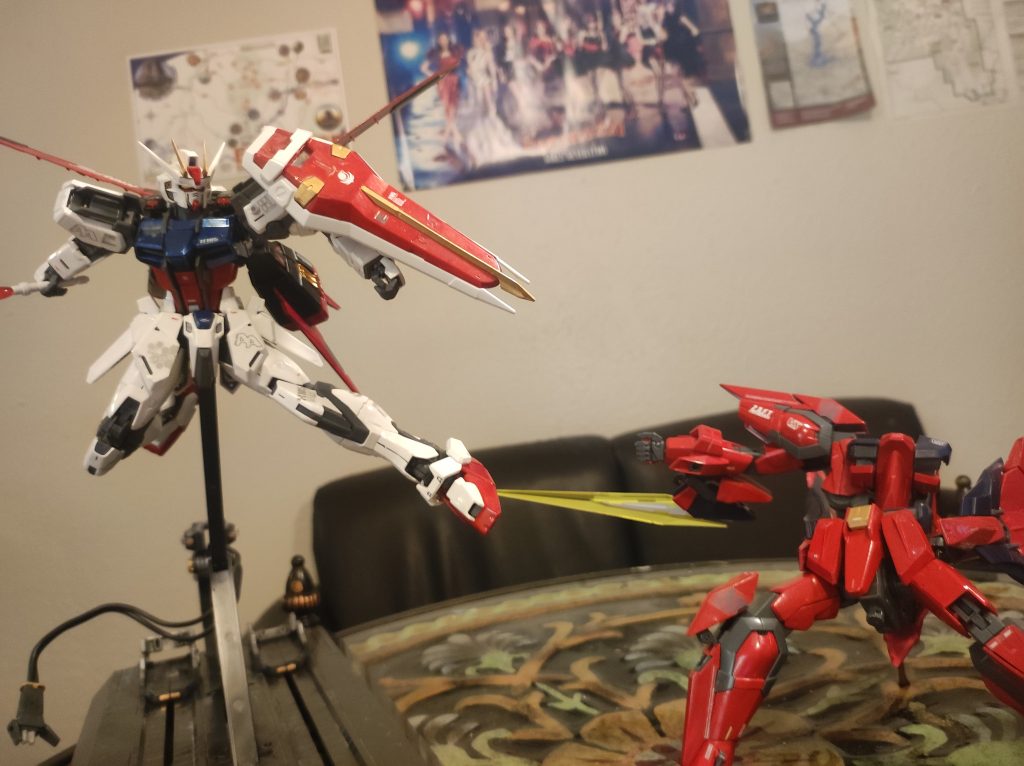 ”アスランランランラン!!!” 中学生ごろZガンダムのWR形態にするとき部品破損があったため、イージスを変形して自爆させてストライクに止めを刺すシーンを再現しないと決めました。