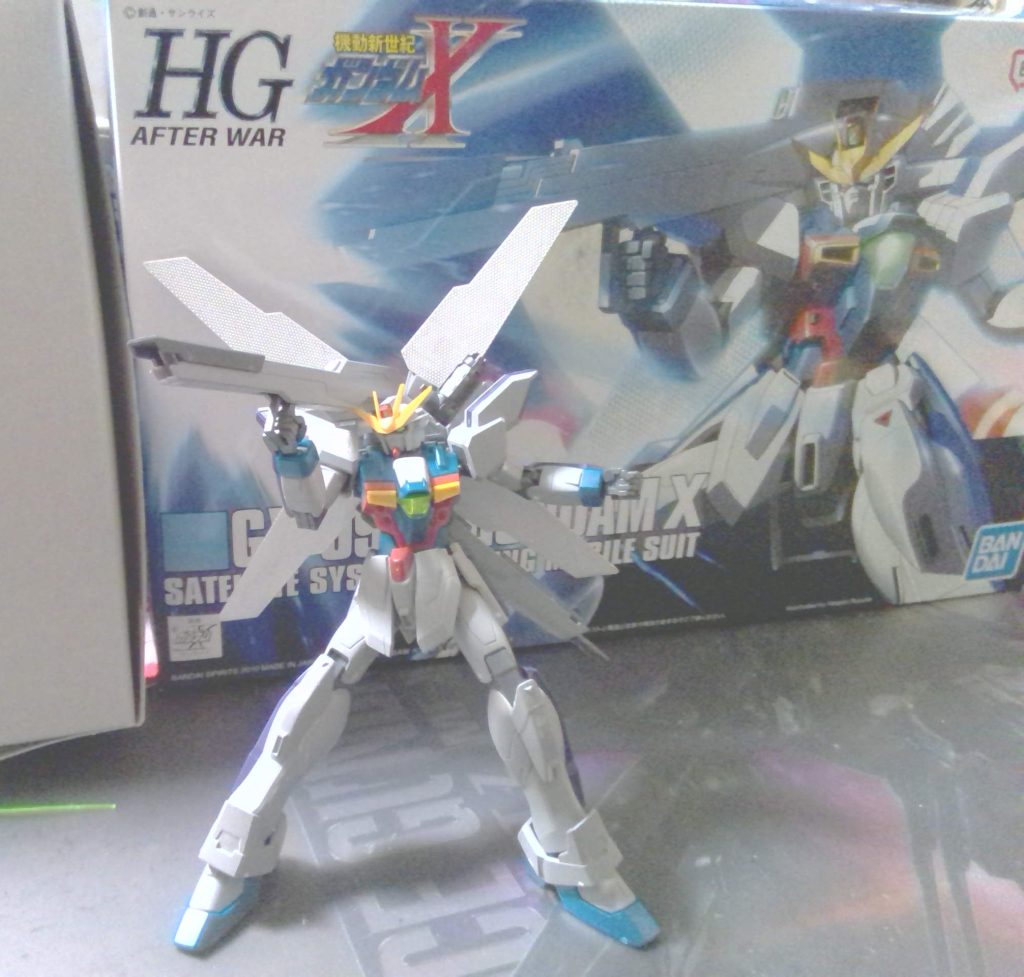 更にサフを吹く予定なのでホログラムシールは貼ってません。考えれば「ランナーから切りはずして吹かないとゲート部に付かないのに何やってんだ(# ゚Д゚)」と思いますw