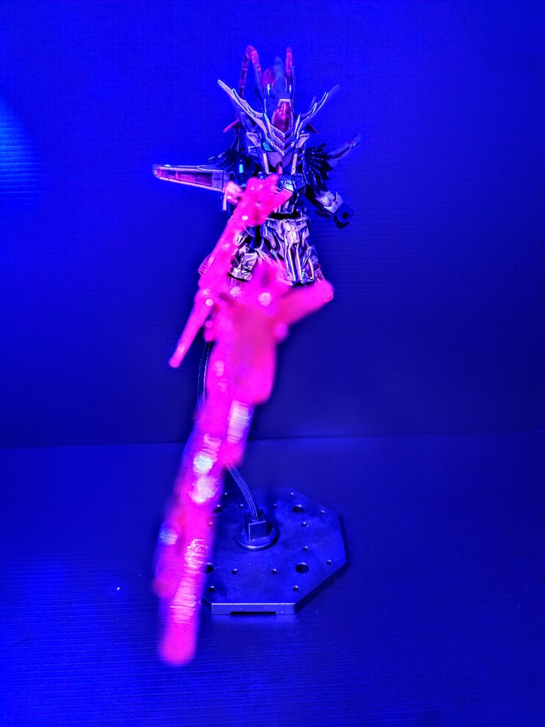 バックパックのエフェクトは付け替えで武装に付けることも可能です何回か投稿してますけど、次作撮影ブースの照明が青過ぎてあまり分からないですよね……今更か……