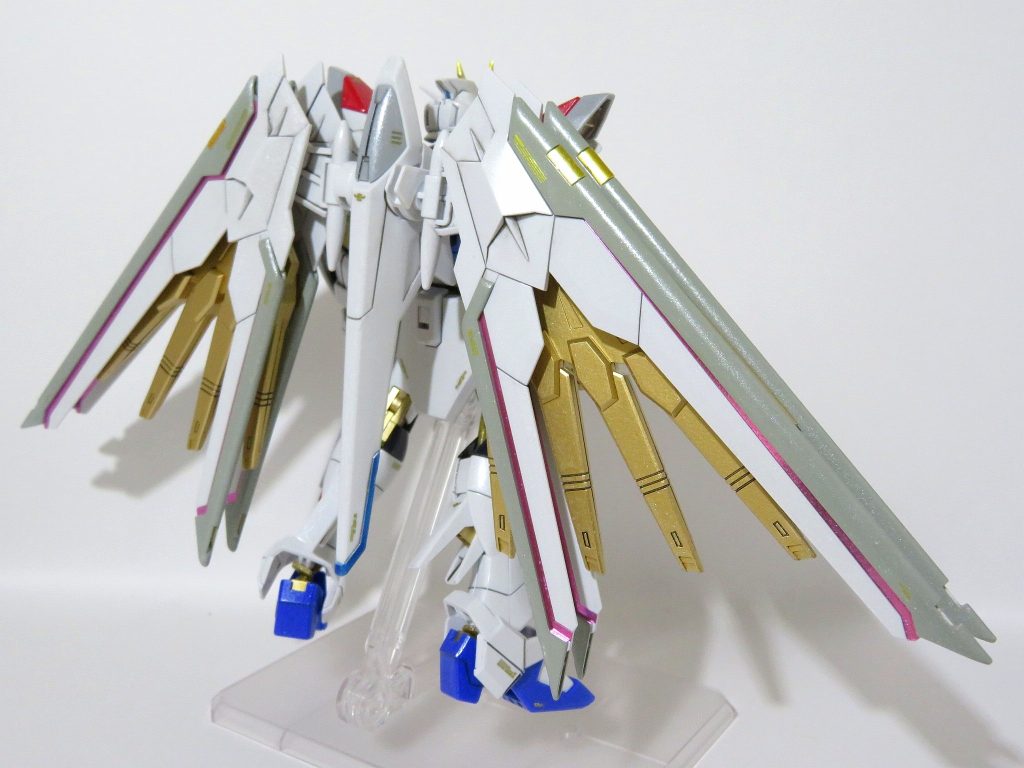 デカールは、Hobby JAPANのモデラーズデカール(ミラーゴールド)を使用しています。