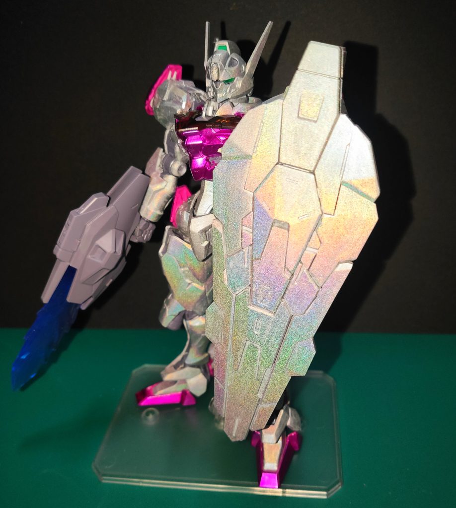 水星の魔女の機体は品薄の昨今でも割とチラホラお店に置いてあるから買いやすいですね。エアリアルとルブリス両方あったのでどちらにしようか迷ったのですが敢えてプロローグ機体のルブリスを選んでみました 普段ちっこいSDばかり作ってるので、前回作ったバルバトスルプスレクスぶりの久々のHGでしたが、やっぱり八頭身もかっこいいですね可動域が広くて羨ましい笑 また組みたいやつを見つけたら作ってみたいと思います 水星の魔女だと、グエルのダリルバルデやシュバルゼッテが気になってるかな 今回もご覧いただきありがとうございます!