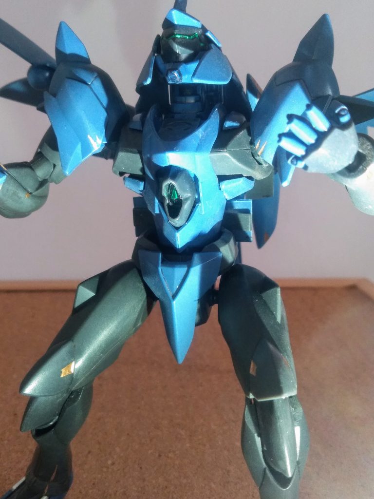 チョッと判りニクいのですがお腹に『拡散ビーム砲』を装備 😆コチラも殆んどの機体に装備されております 😁華奢な見た目なのに火力が凄い‼️😖💦