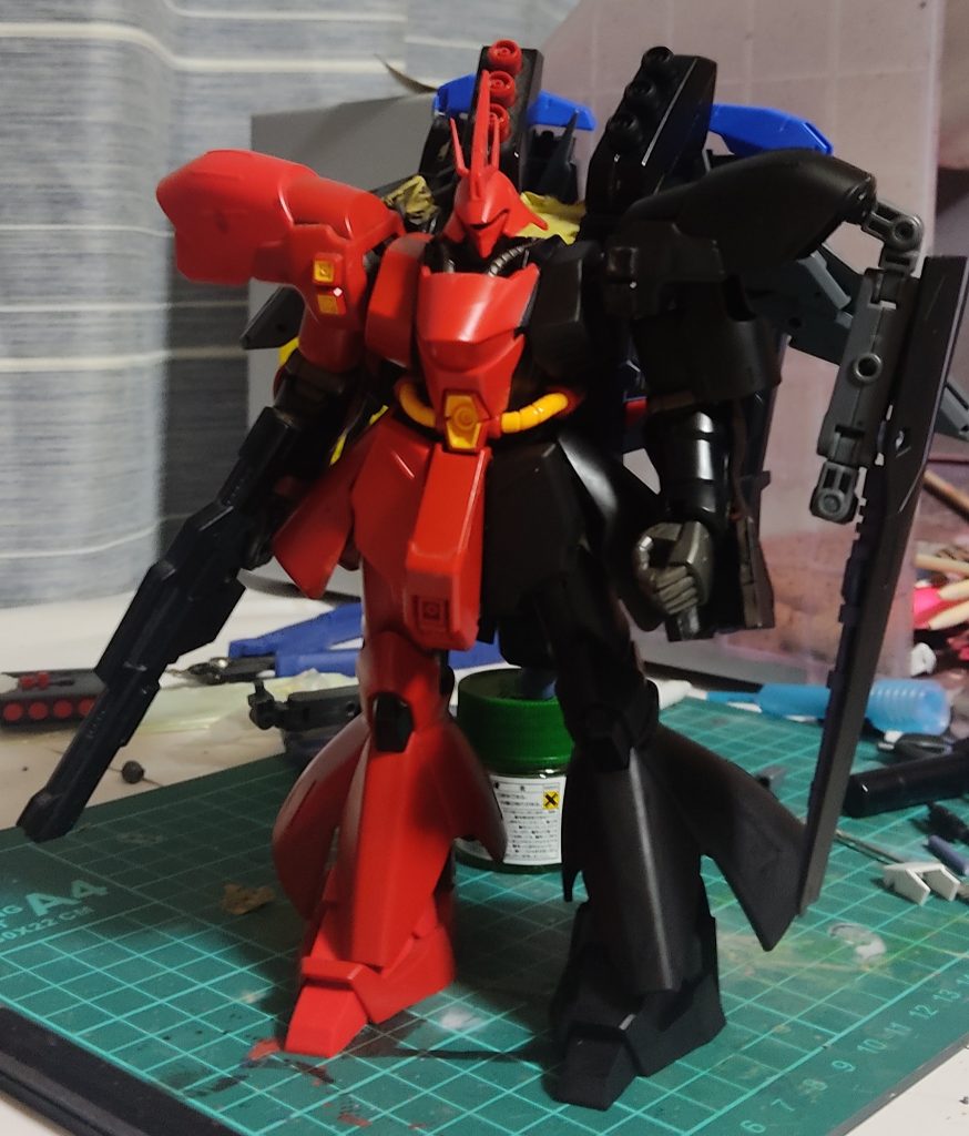 半分だけ塗装、改造して原型と比較