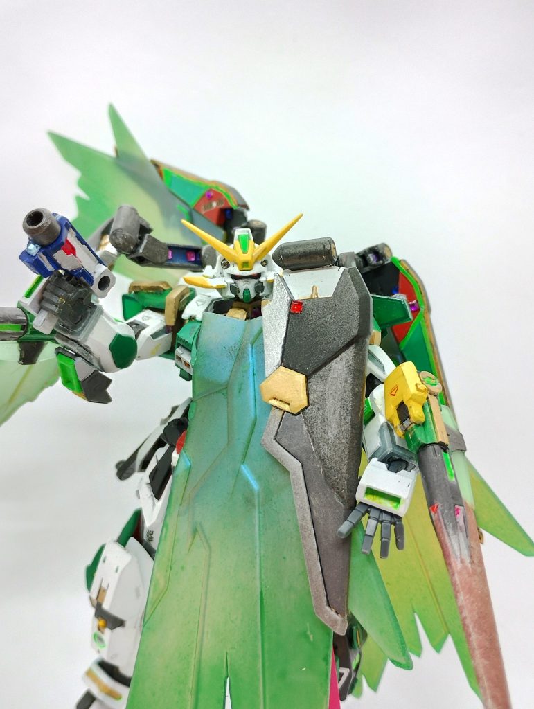 ふだん右腰に装着しているハンドガン「ドナーピストーレ」。(独語で