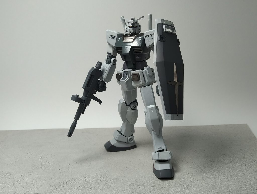 今回は色々試し練習したいことをガンダムでさせてもらったザクとかは「格好良くしてくんなきゃダメダメ!」て気がするんですけど、ガンダムは「いいよっ、好きにしていいよ!」て声が聞こえるような・・エース機の貫禄ですかね