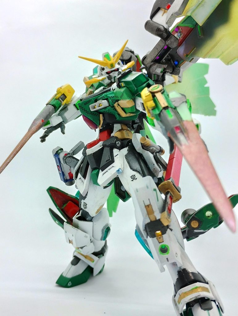 メイン武装となる実体剣「ツヴィリングスシュヴェアター」。(独語で