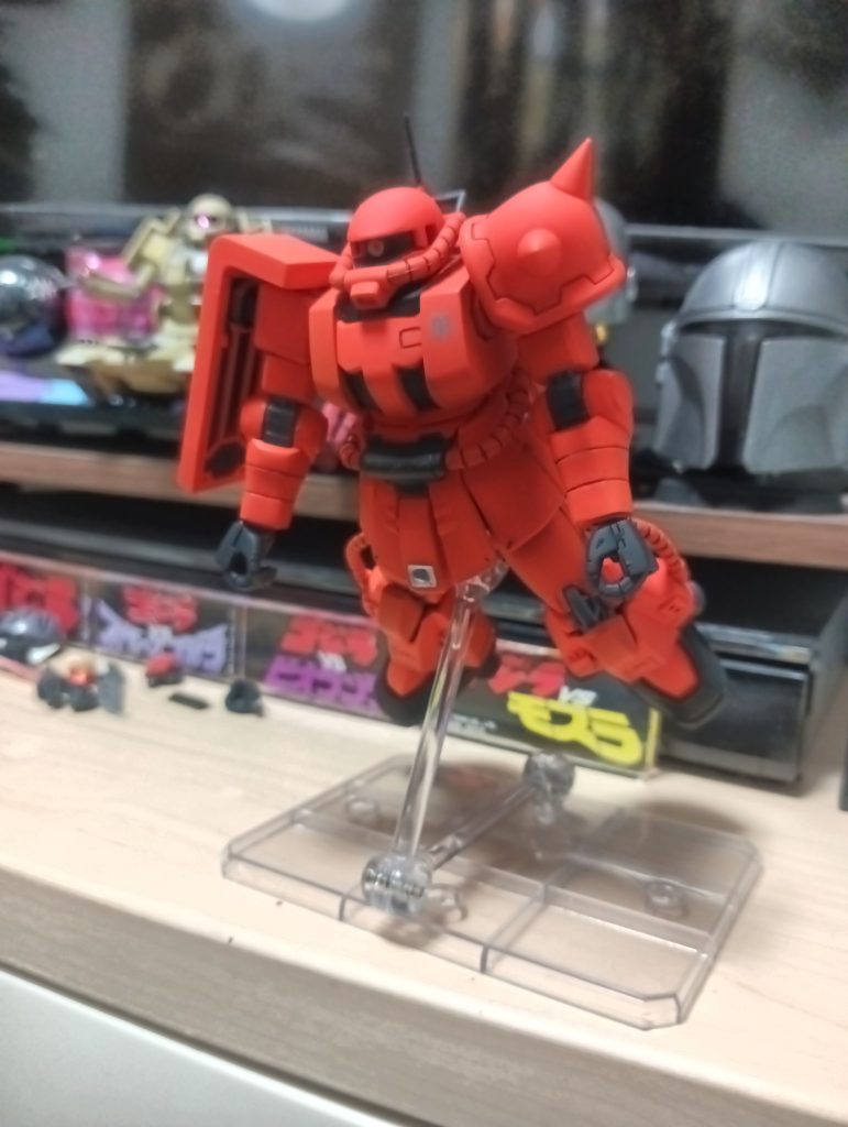 実験機という事で武器は持たせないでポージング