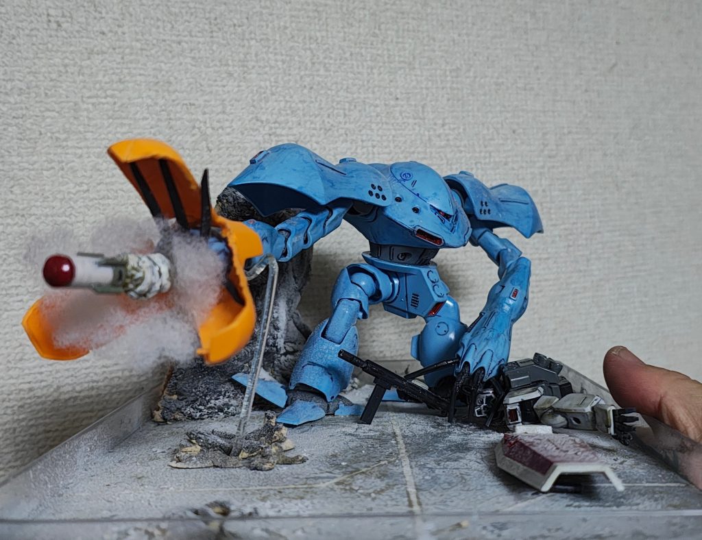 モノアイ薄暗い感じだけど横向きに見えるねいい感じ(๑•̀ㅂ•́)و✧