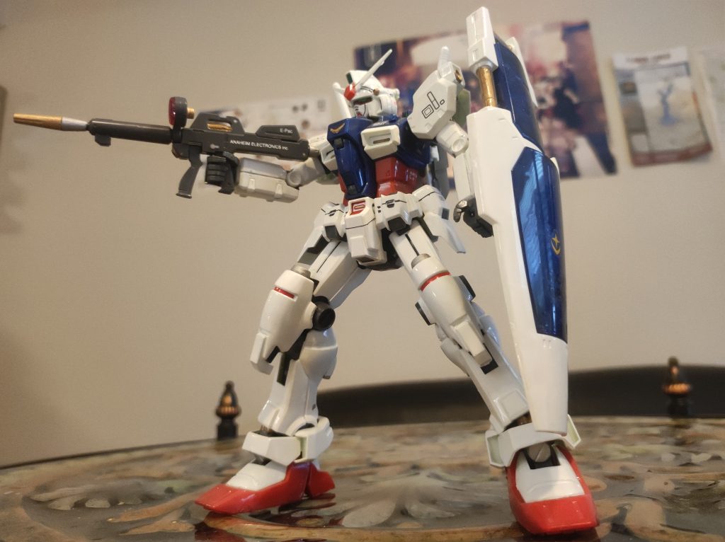 下からの射撃ポーズです。