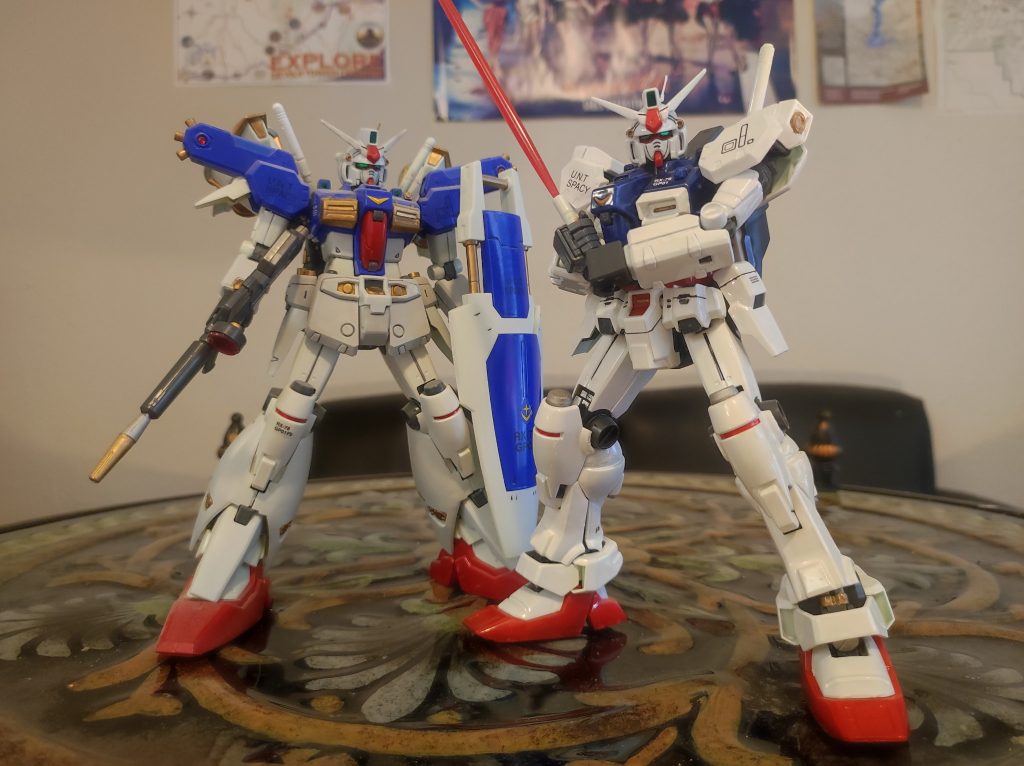 最後は武器交換してフルバーニアンとの記念撮影です。右手に接着されたサーベルはフルバーニアンのものです。