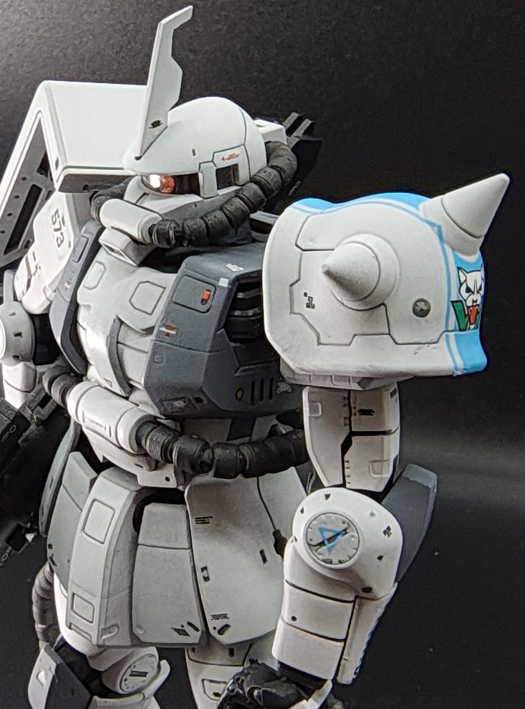 白：インシグニアホワイト(T)グレー: 横須賀海軍工場グレイ (T)フレーム、パイプ他：グラファイトブラック(C)バーニア：フレームメタリック2＋つや消しレッド（C）仕上げ：プレミアムトップコート UVカットスムースクリアー つや消し（C、水性）