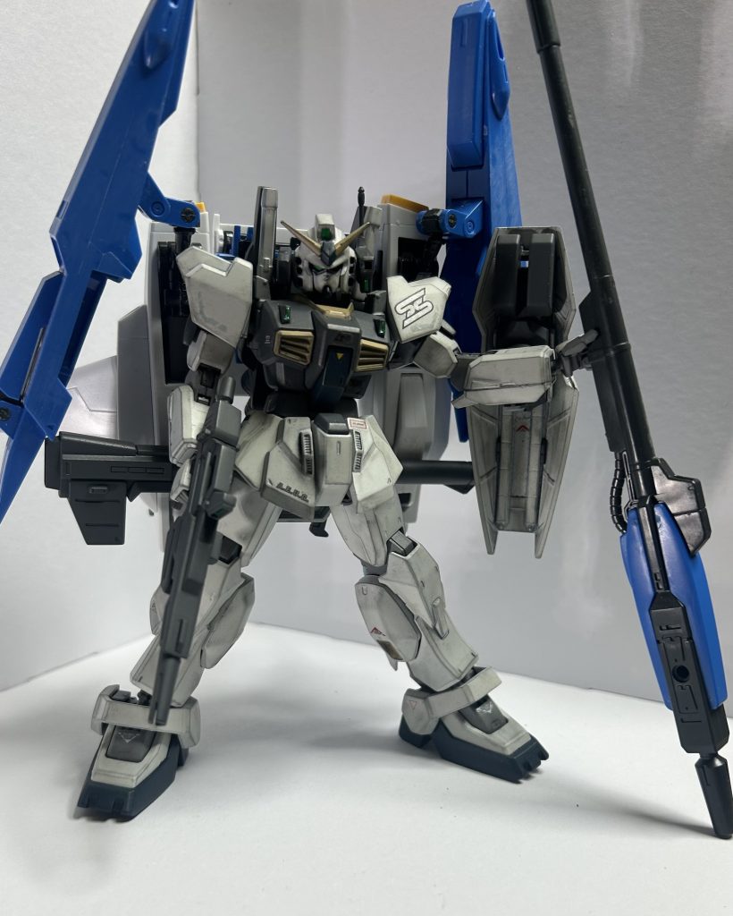 そして、いつ完成するか分からないGディフェンサー……。Mk-Ⅱディフェンサーにしてもマークトゥーの存在感をアピール出来るプロポーションになったと自画自賛(だからGディフェンサー作れと……)にしてもフル装備だとデカくて撮影も大変だ……!