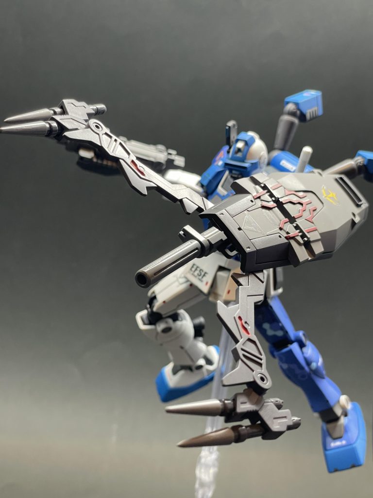 弾が無くなったら、シザーシールドでアタック！