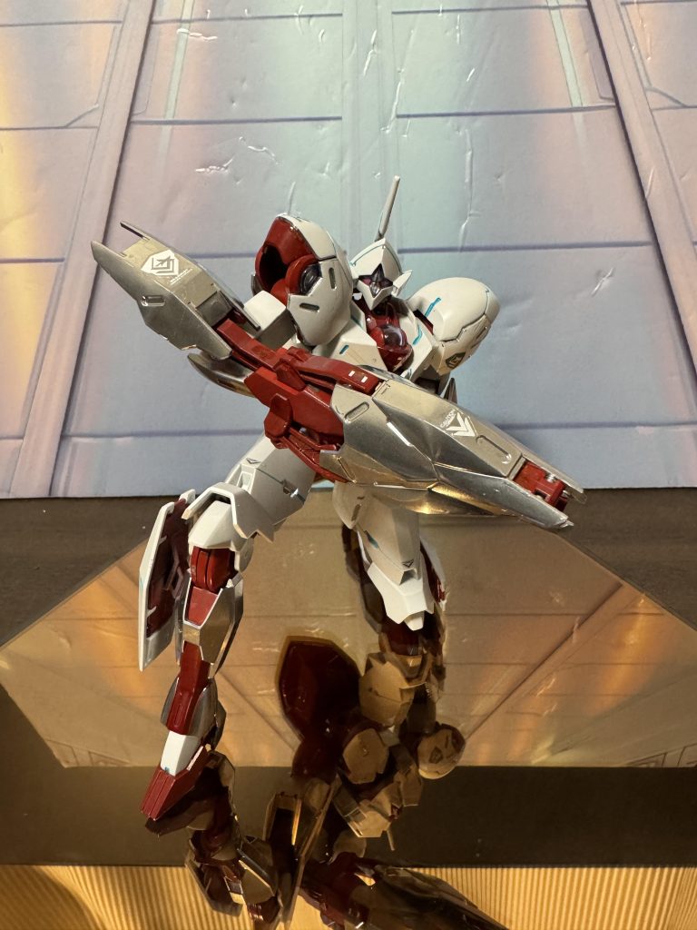 レッドフレームに白甲冑イメージです。