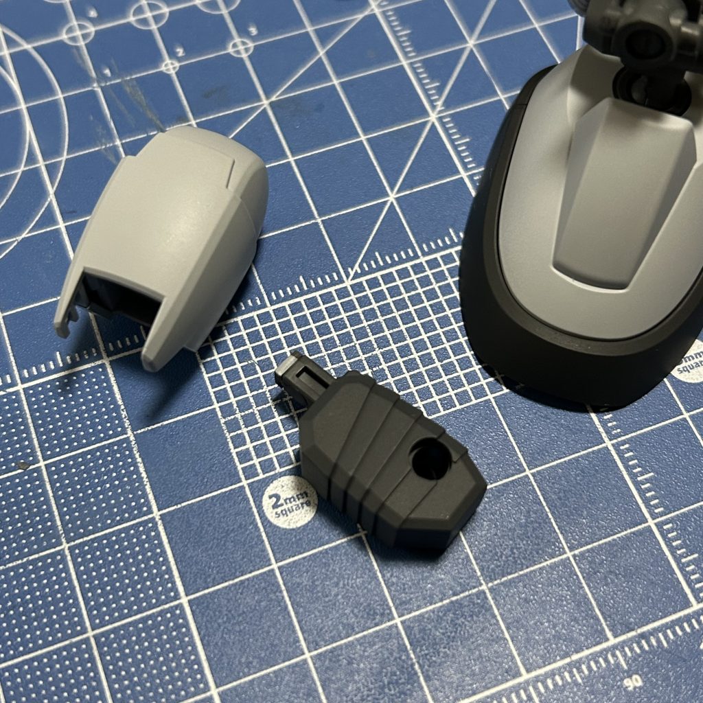 今回は足関節の延長、(写真は撮り忘れましたが)胴体の延長の加工をしていますまた合わせ目は消せそうなところだけ消しています