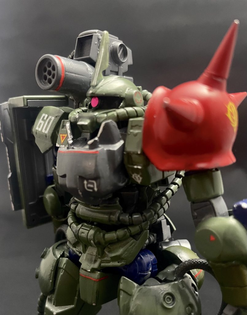 作戦に応じてショルダーバルカンを装備する事も可能。