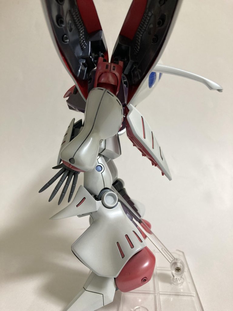 前腕の合わせ目はディティールとして処理