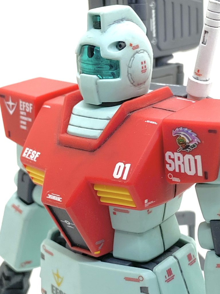 ハイパーバズーカはG-3ガンダム Ver.G30thの時に作ったのを流用しましたがジムはバズーカを持たせても大変似合います。手のデティールは大変甘く成型的にイマイチな感じでしたからビルダーズパーツMSハンド01(連邦系)を使いましたが成型色が全く同じのグレーで無塗装で墨入れしただけです。