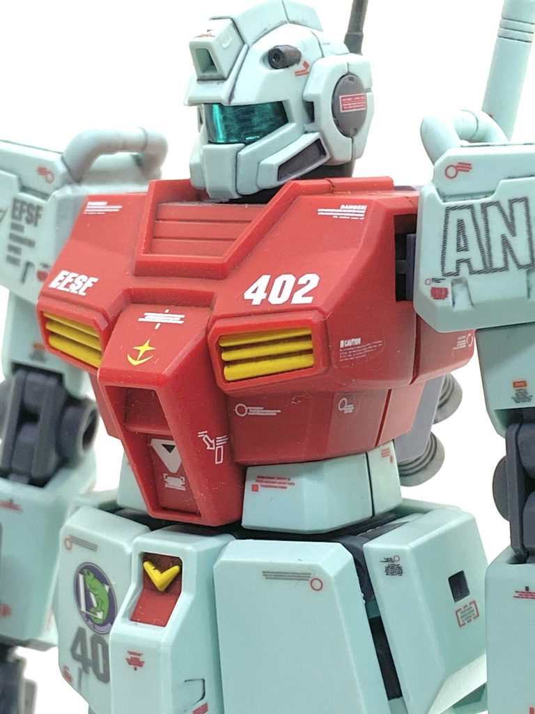 ジム改にはガンダムマーク2と同じバズーカも付いていたので合わせ目を消して塗装しました。バックパックの成型色が赤でしたのでバズーカ共々、ガイアノーツのジョイントグレーで塗装したのですがいい塩梅の色合いでガンダムマーク2等の関節にも使えそうな色合いだと思います。