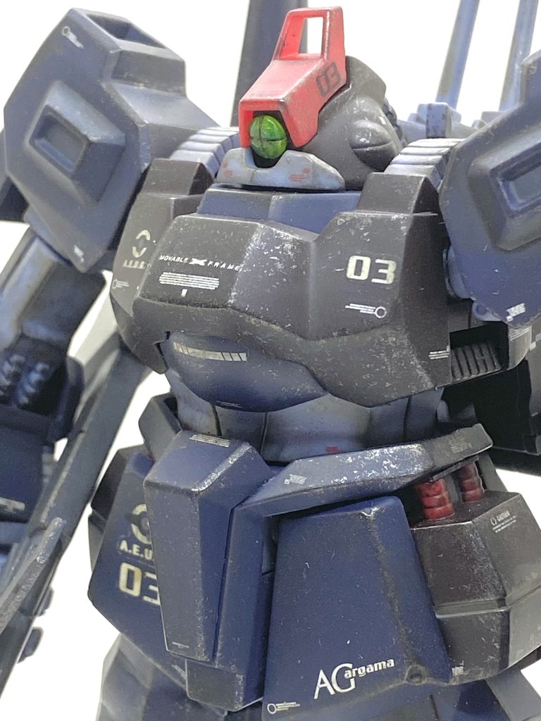 アップですと多少合わせ目に白化が目立ちますが遠目ですと汚しのおかげで殆ど目立たなくなりました。